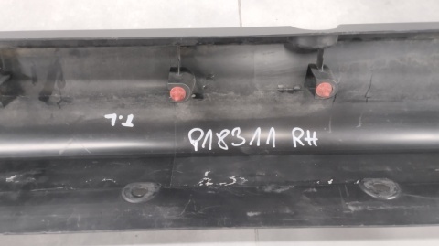 Listwa progowa prawa Mini Cooper S F55 5d 13- 51777315524