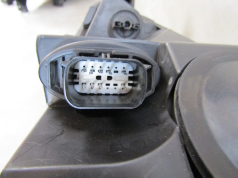 LAMPA PRZÓD FORD FIESTA MK8 SOCZEWKA LED 17-21 RH PRAWA H1BB-13W029-CD