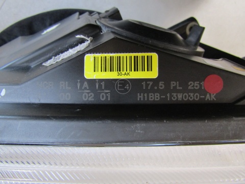 LAMPA PRZÓD FORD FIESTA MK8 ZWYKŁA 17-21 LH LEWA H1BB-13W030-AK