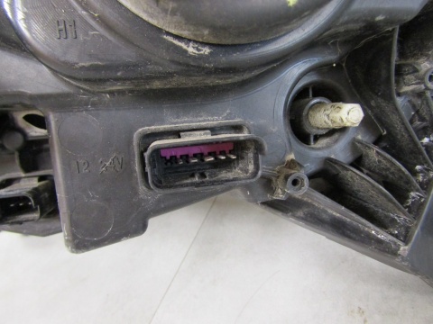 LAMPA PRZÓD RENAULT CAPTUR I 1 ZWYKŁA SOCZEWKA RH 13-17 260105066R
