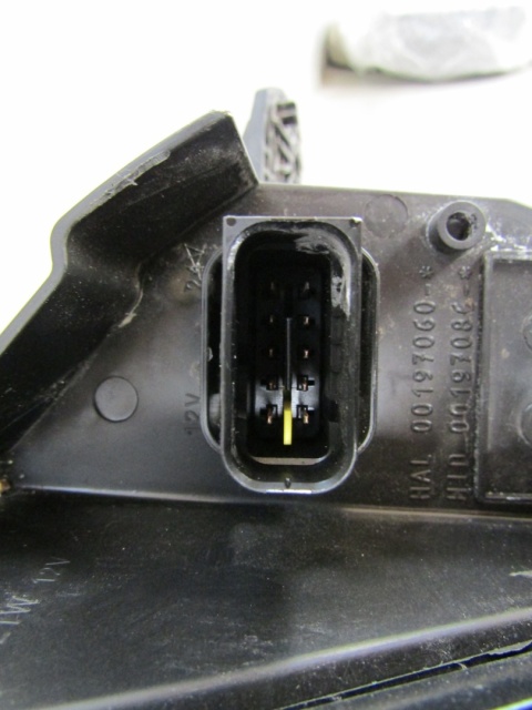 LAMPA PRZÓD CITROEN JUMPY III 3 16-23 VIVARO ZWYKŁA 19-23 LH LEWA 00197076-06