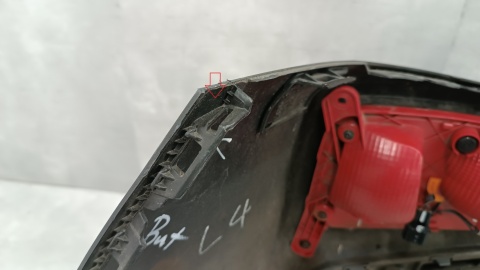 Zderzak tył tylny Hyundai Kona 17-20 /+ lampy