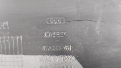 Osłona zaślepka haka tylnego zderzaka AUDI Q2 16-20 81A092761