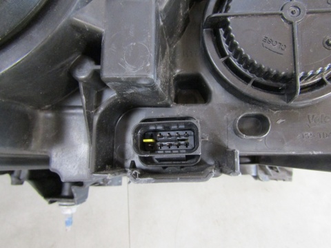 LAMPA PRZÓD OPEL CORSA F ZWYKŁA 19-23 LH LEWA 9829465580