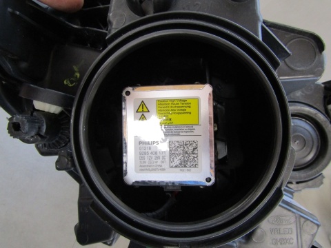 LAMPA PRZÓD FORD ECOSPORT II LIFT KSENON LH LEWY GN1513D155HE 17-22