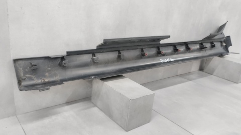 Listwa progowa prawa Mini Cooper S F55 5d 13- 51777315524