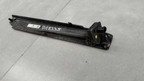 Slizg LED lampka mocowanie lewe lewy listwy progowej BMW i4 G26 20-