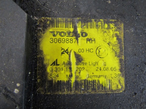 LAMPA PRZÓD VOLVO V50 S40 ZWYKŁA SOCZEWKA RH PRAWA 04-07 3069887