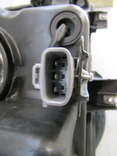 LAMPA PRZÓD SUZUKI VITARA 3 III LED (CZERWONA) 15-18 LH LEWA 100-18095