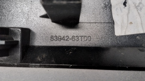 Blenda Listwa Klapy Tył Suzuki S-Cross II 21- OE 83942-63T00