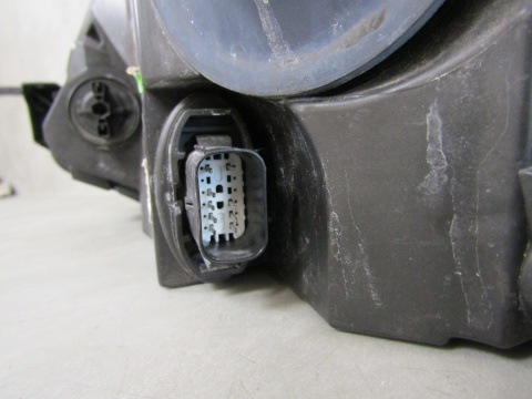 LAMPA PRZÓD FORD FIESTA MK8 SOCZEWKA Z LED 17-21 RH PRAWA H1BB-13W029-CE