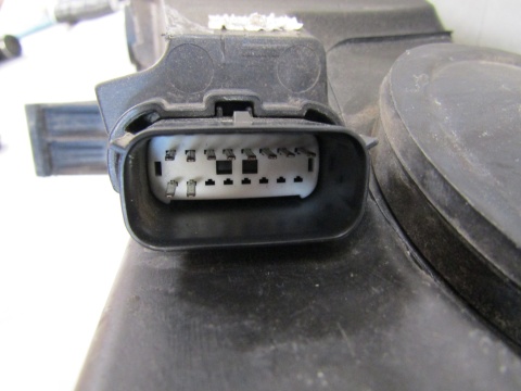 LAMPA PRZÓD FORD FIESTA MK7 VIII LIFT CZARNA ZWYKŁA RH PRAWA 12- C1BB-13W029