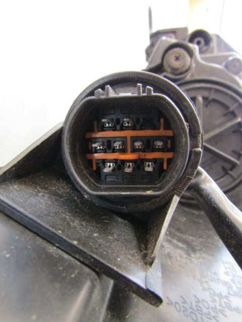 LAMPA PRZÓD HYUNDAI IX20 ZWYKŁA LH LEWA 10-15 92101-1KXXX