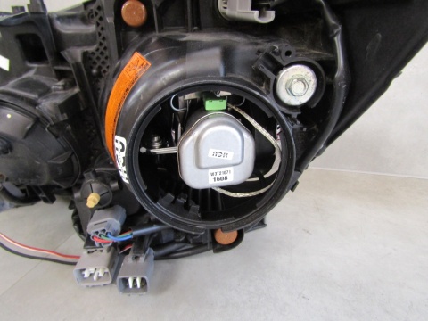LAMPA PRZÓD MITSUBISHI ASX KSENON 10-12 RH PRAWA CZARNA