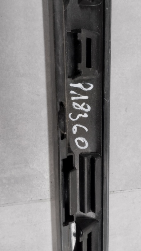 Listwa progowa lewa VW Golf 8 5H0 R Line HB 19-
