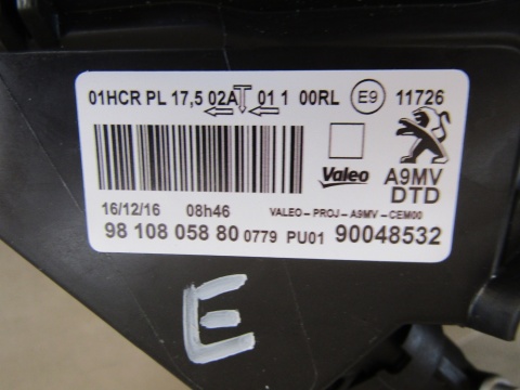 LAMPA PRZÓD PEUGEOT 208 I GTI ZWYKŁA SOCZEWKA Z LED 12- RH PRAWA 9810805880