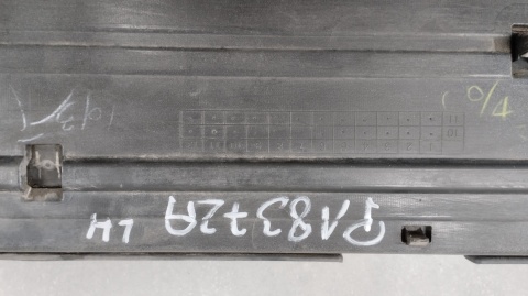 Listwa progowa lewa Mitsubshi Pajero 06-21 3D 7656A081