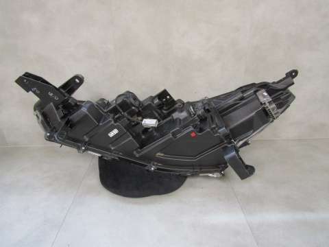 LAMPA PRZÓD TOYOTA COROLLA CROSS FULL LED 20- RH PRAWA HASCO 16-184