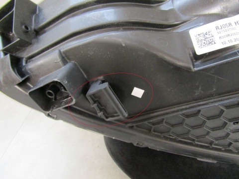 LAMPA PRZÓD KIA CEED 3 III ZWYKŁA SOCZEWKA 18-21 RH PRAWA 92102J7050