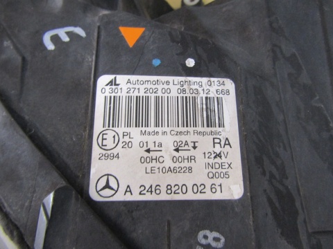 LAMPA PRZÓD MERCEDES B KLASA W246 246 ZWYKŁA RH PRAWA A2468200261 11-14