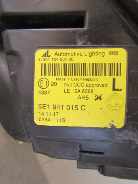 LAMPA PRZÓD SKODA OCTAVIA 3 III LIFT ZWYKŁA LED 16-20 LH 5E1941015C