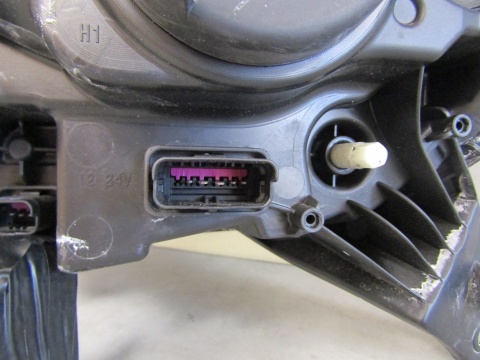 LAMPA PRZÓD RENAULT CAPTUR I 1 ZWYKŁA SOCZEWKA RH 13-17 260105066R