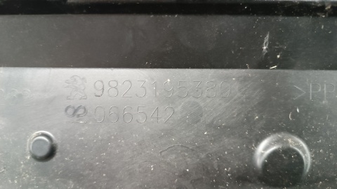 Zderzak tył tylny Peugeot 208 2 II GT-Line 19- / komplet