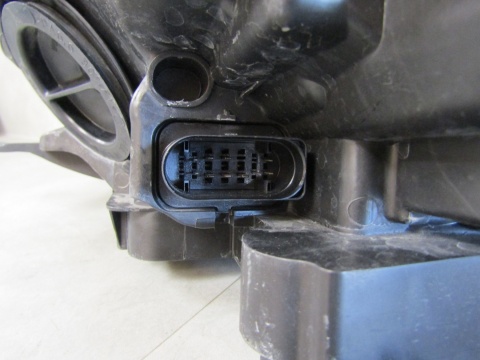LAMPA PRZÓD FORD CMAX C-MAX II 2 LIFT ZWYKŁA Z LED 14-19 RH F1CB-13W029-CC