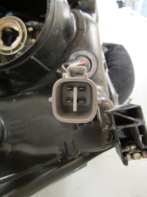 LAMPA PRZÓD TOYOTA VERSO LIFT ZWYKŁA SOCZEWKA LH LEWA 13-15 81150-0F160