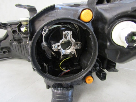 LAMPA PRZÓD TOYOTA AURIS 2 II KSENON SKRĘTNY 12-15 RH PRAWA 81110-02E40