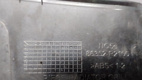 LISTWA CHROM ATRAPY GRILLA PRZÓD KIA SPORTAGE V 5 2021- OEM 86352-R2100 NQ5