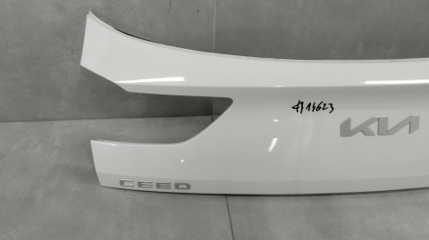 BLENDA NAKŁADKA KLAPY BAGIERNIKA KIA CEED III 3 SW KOMBI 18- OEM 87311-J7GA0