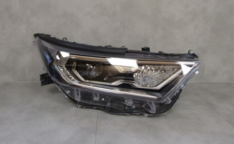 LAMPA PRZÓD TOYOTA RAV4 IV 5 V LED 19-21 RH PRAWA