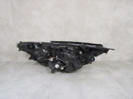 LAMPA PRZÓD TOYOTA RAV4 IV 5 V LED 19-21 RH PRAWA