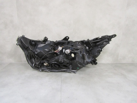 LAMPA PRZÓD TOYOTA RAV4 IV 5 V LED 19-21 RH PRAWA