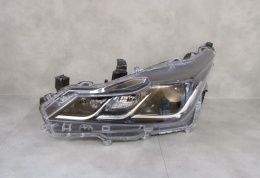 LAMPA PRZÓD TOYOTA COROLLA E21 SEDAN ZWYKŁA SOCZEWKA LH 18- 81150-02T31-00