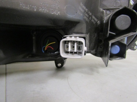 LAMPA PRZÓD TOYOTA COROLLA E21 SEDAN ZWYKŁA SOCZEWKA LH 18- 81150-02T31-00