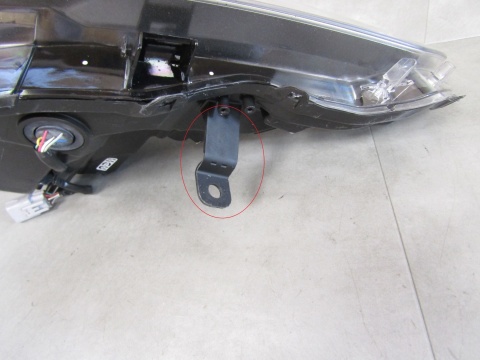 LAMPA PRZÓD TOYOTA AYGO 2 II LIFT ZWYKŁA SOCZEWKA + LED 18-22 RH PRAWA
