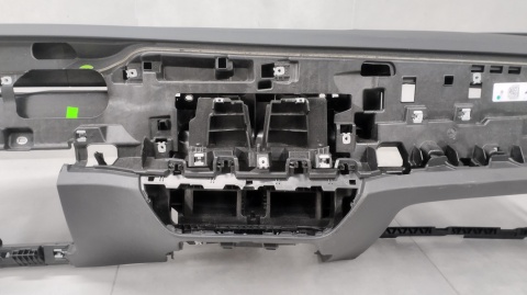 DESKA ROZDZIELCZA KONSOLA KOKPIT VW PASSAT B9 2024- EUROPA