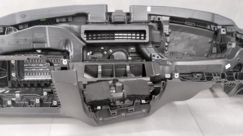 DESKA ROZDZIELCZA KONSOLA KOKPIT VW PASSAT B9 2024- EUROPA