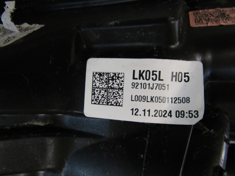 LAMPA PRZÓD KIA CEED 3 III LIFT ZWYKŁA SOCZEWKA CZARNA 21- LH 92101J7051