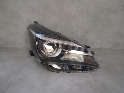 LAMPA PRZÓD TOYOTA YARIS 3 III LIFT ZWYKŁA SOCZEWKA Z LED 14-17 RH PRAWA