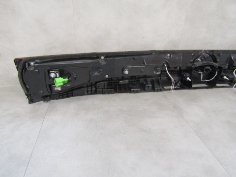 LAMPA TYLNA KLAPY BAGAŻNIKA BLENDA VW TOUAREG III LIFT 23- 760945307E