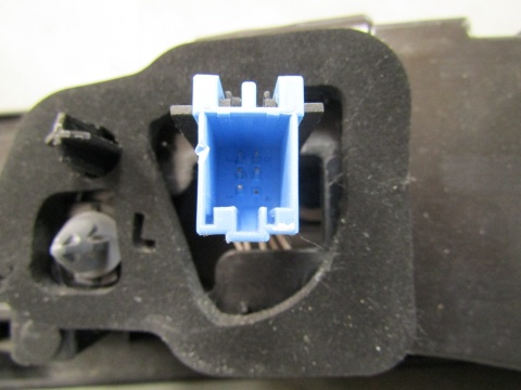 LAMPA BLENDA TYLNA ŚRODKOWA W KLAPĘ VOLKSWAGEN PASSAT B9 24- 3J0945303