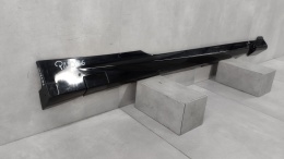 Listwa progowa prawa Ford Fiesta MK7 ST 3d Lift 12-