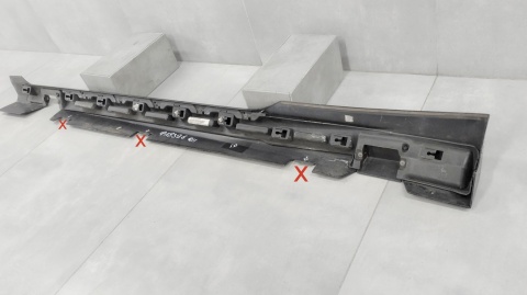 Listwa progowa prawa Ford Fiesta MK7 ST 3d Lift 12-