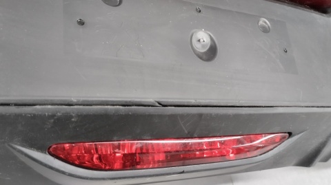 Zderzak tył tylny Peugeot 208 2 II 19- / + lampka