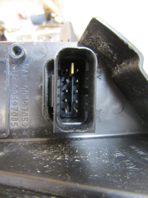 LAMPA PRZÓD CITROEN JUMPY III 3 16-23 VIVARO ZWYKŁA 19-23 RH 9808567680