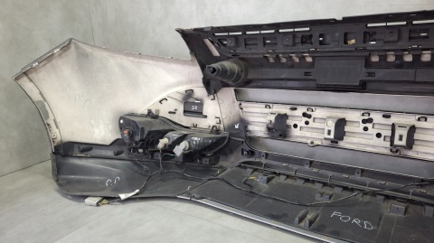 Zderzak przód przedni Ford Kuga MK2 II 13-16 / + halogeny
