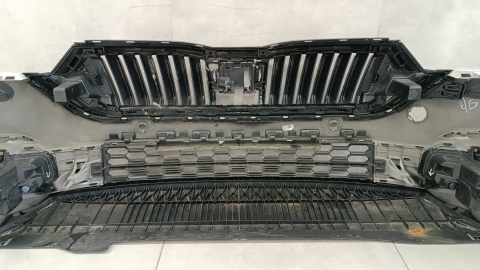 Zderzak przód przedni Skoda Octavia 4 IV 5E3 19-23 /+ podłoga + halogeny